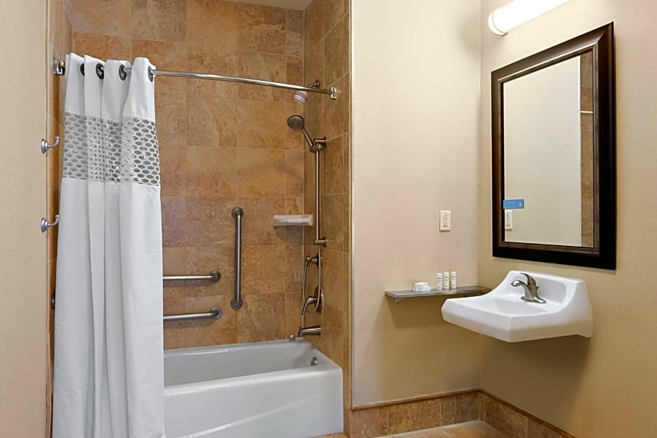 Hampton Inn By Hilton Bakersfield Central