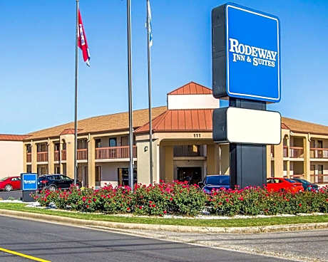 Rodeway Inn & Suites North Clarksville