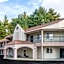 Howard Johnson by Wyndham Lenox