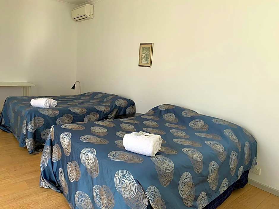 Beaconsfield Lodge Motel