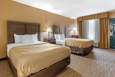 2 Double Beds, Suite, Nonsmoking