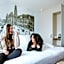 Rotterdam Teleport Hotel