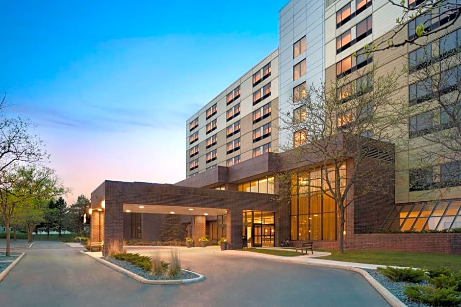 DoubleTree by Hilton St. Paul, MN