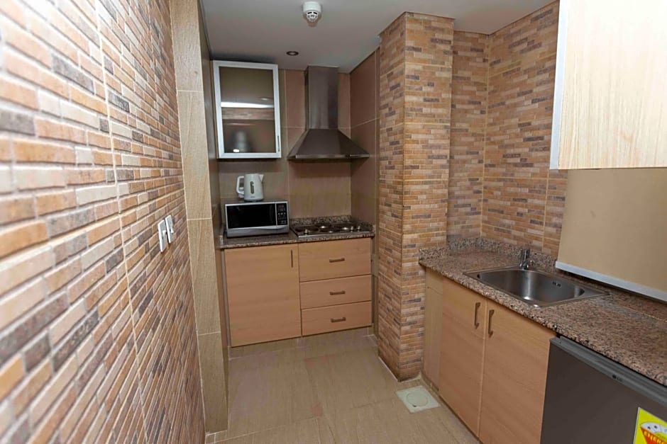 Roots Apartment Hotel