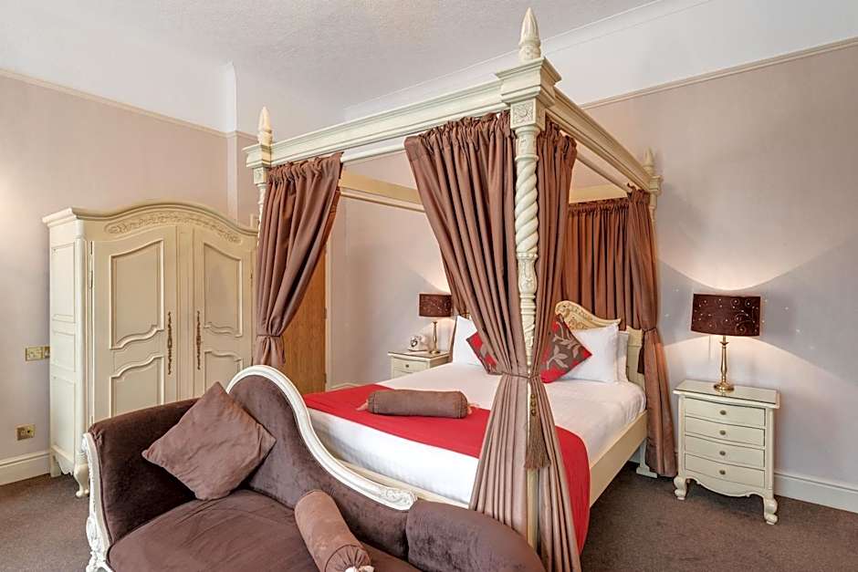 Photo 1 of 7 of Double Room with Four Poster Bed and Spa Bath
