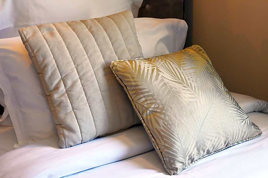 Le Boeuf Couronné - Hôtel & Restaurant Chartres- Logis Hotels