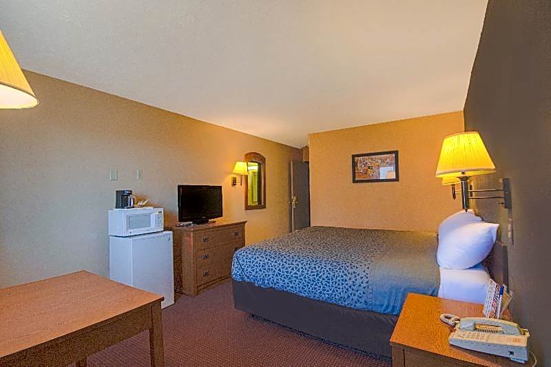 Econo Lodge Junction City I-70 Near Fort Riley