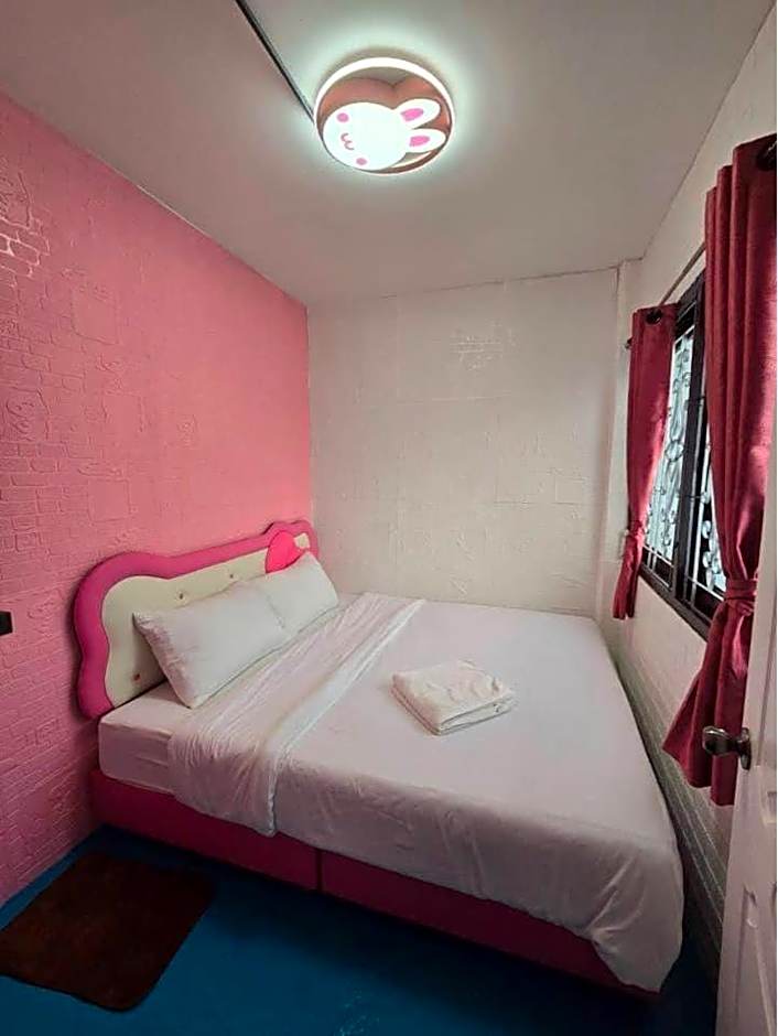 D​ Luck​ Hostel