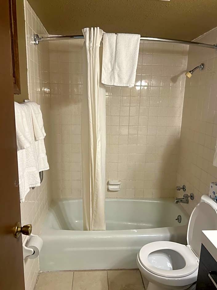 Amber's Inn and Suites