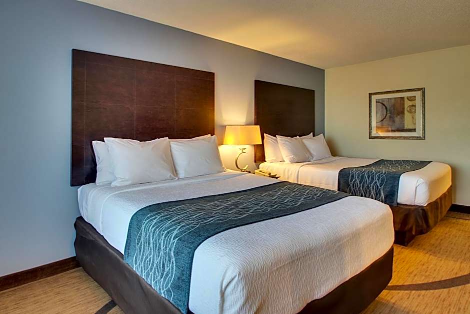 Greenfield Inn & Suites Owensboro, KY Airport