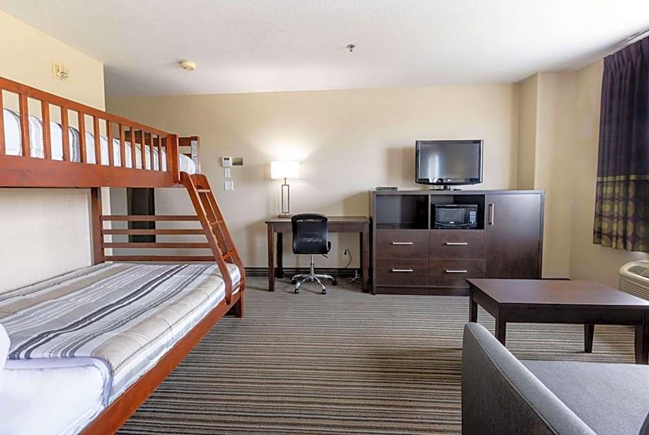 Super 8 by Wyndham Truro NS