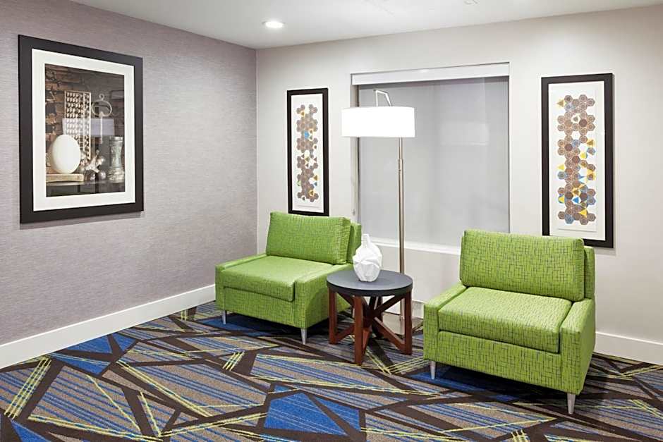 Holiday Inn Express Hotel & Suites Rome-East By IHG