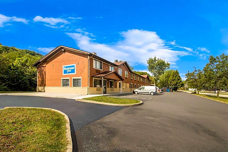 Rodeway Inn Delmont