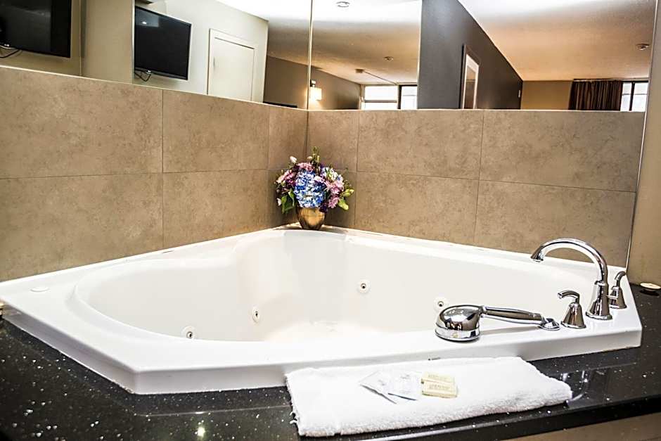 Mississauga Gate Inn