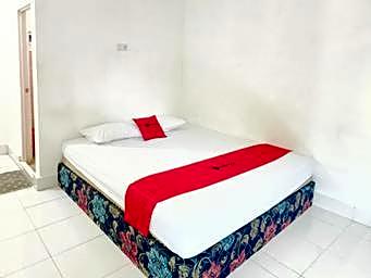 RedDoorz @ Al Muhajir Homestay Kendari