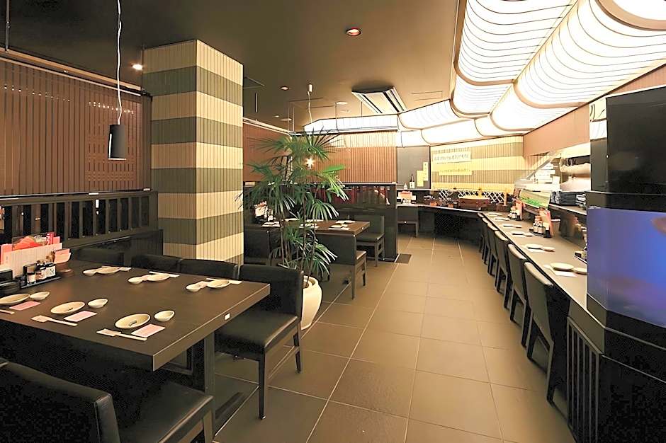 Ueda Ekimae Royal Hotel