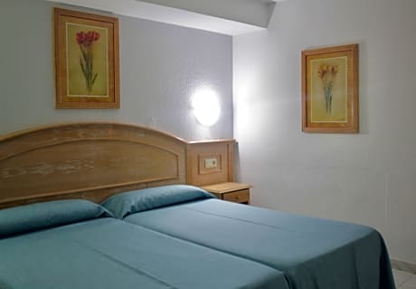 STUDIO 3 ADULTS