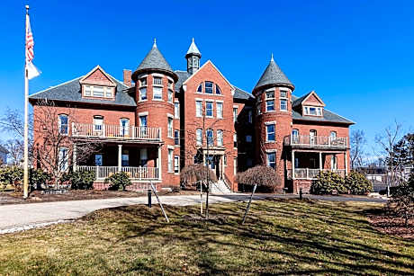 The Centennial Hotel