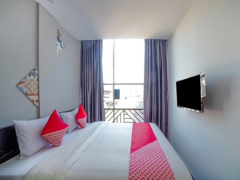 OYO 90447 Kardopa Hotel Megapark