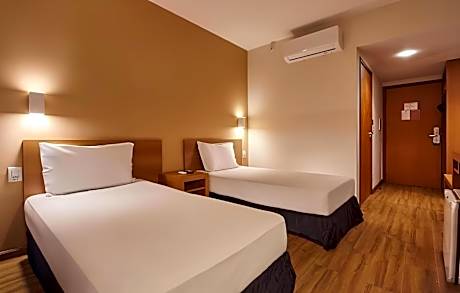 Standard Apartment with Twin Beds