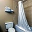 Quality Inn & Suites Des Moines - Merle Hay Road