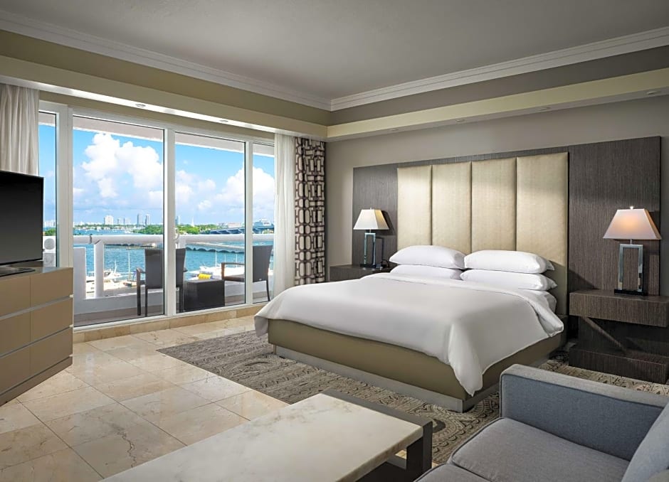 DoubleTree By Hilton Grand Hotel Biscayne Bay