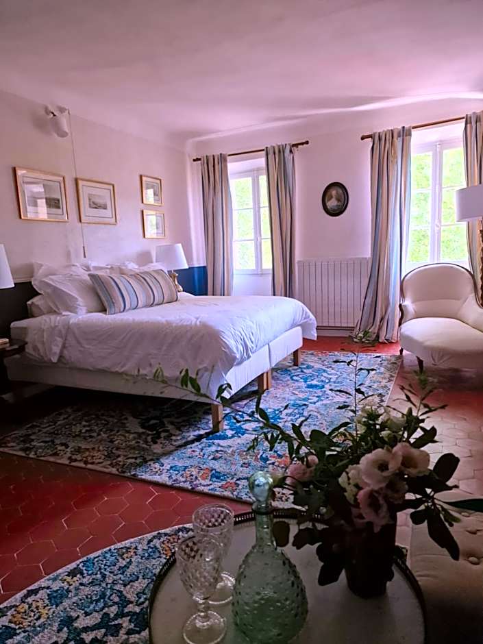 1560- Domaine Des Cinq Jardins- A Magical and Authentic Mansion