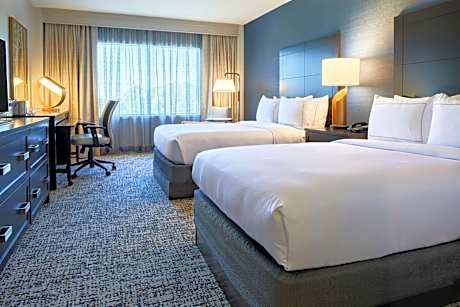 2 Double Beds