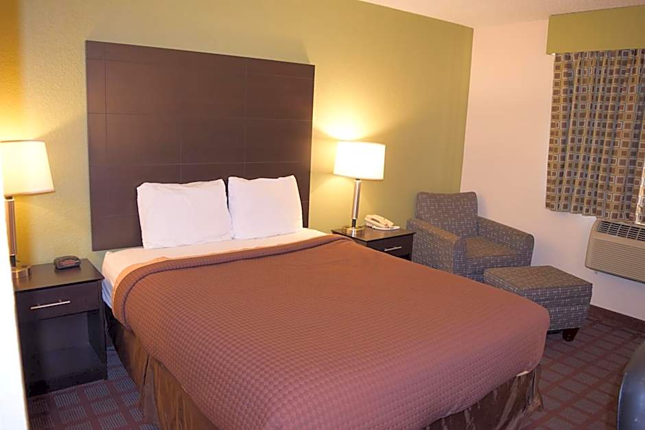 Super 8 by Wyndham Saginaw