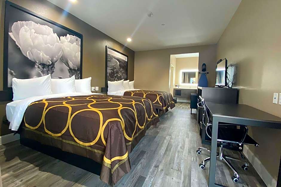 Super 8 by Wyndham Houston NW Beltway 8