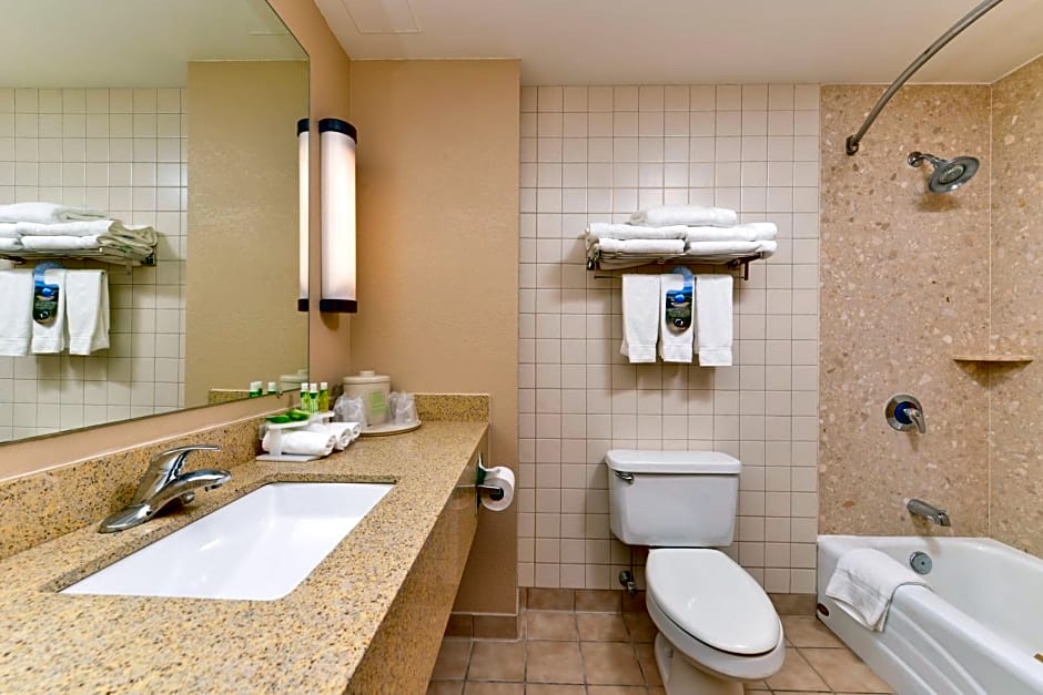 Holiday Inn Express Breezewood By IHG