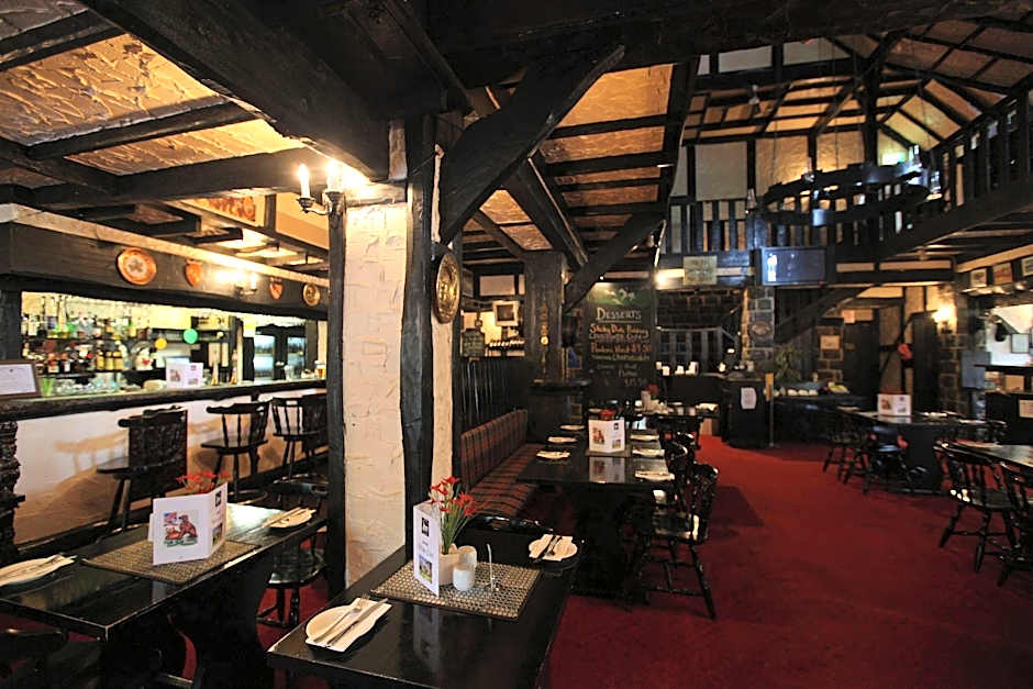 The Fox and Hounds Historic Hotel