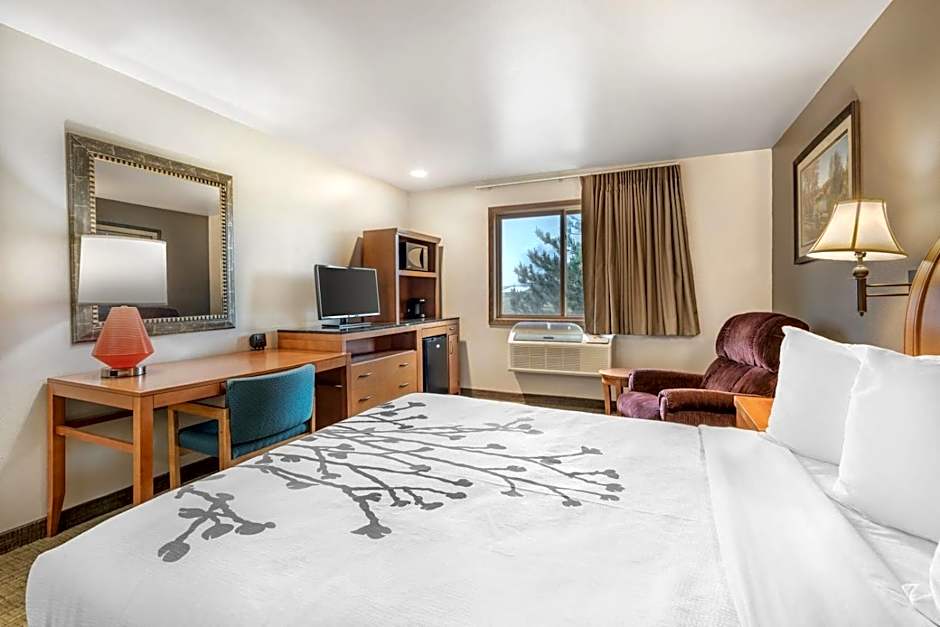 Colstrip Inn & Suites
