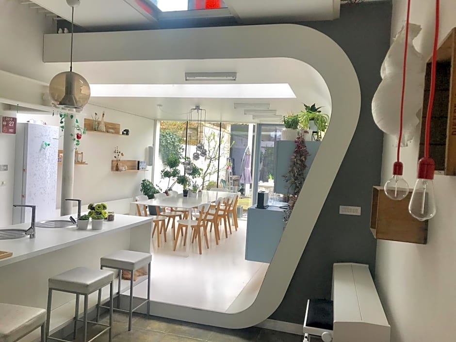 PLANT BASED b&b central Bruges