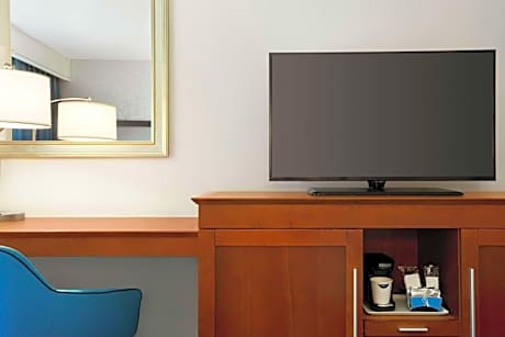 Queen Room with Two Queen Beds - Hearing Access/Non-Smoking