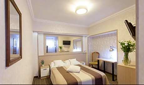 Deluxe Double Room with Shower