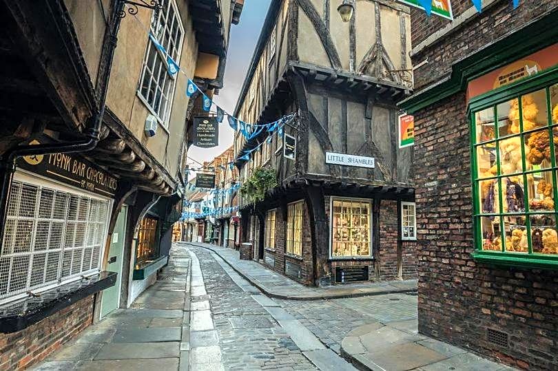 Vikings Apartment City Centre Exclusive Offers With Private Parking & Terrace