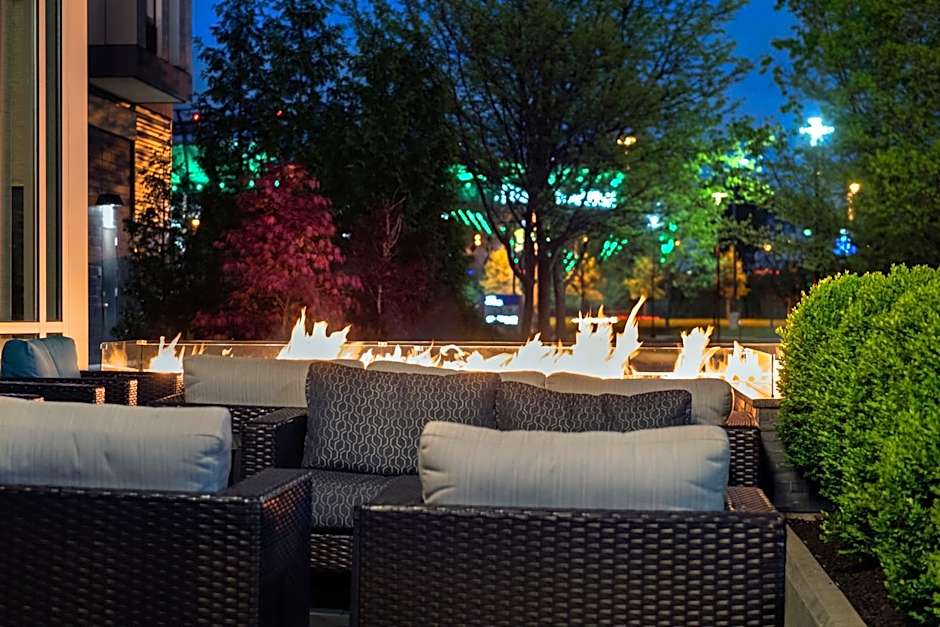 Courtyard by Marriott Philadelphia South at The Navy Yard