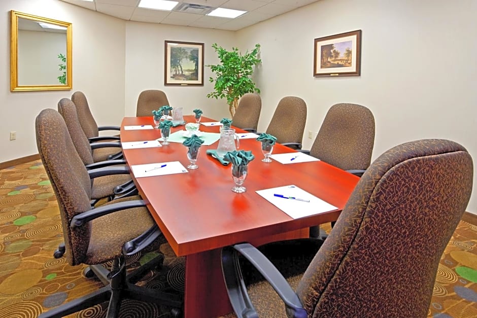 Holiday Inn Express Hotel & Suites Latham By IHG