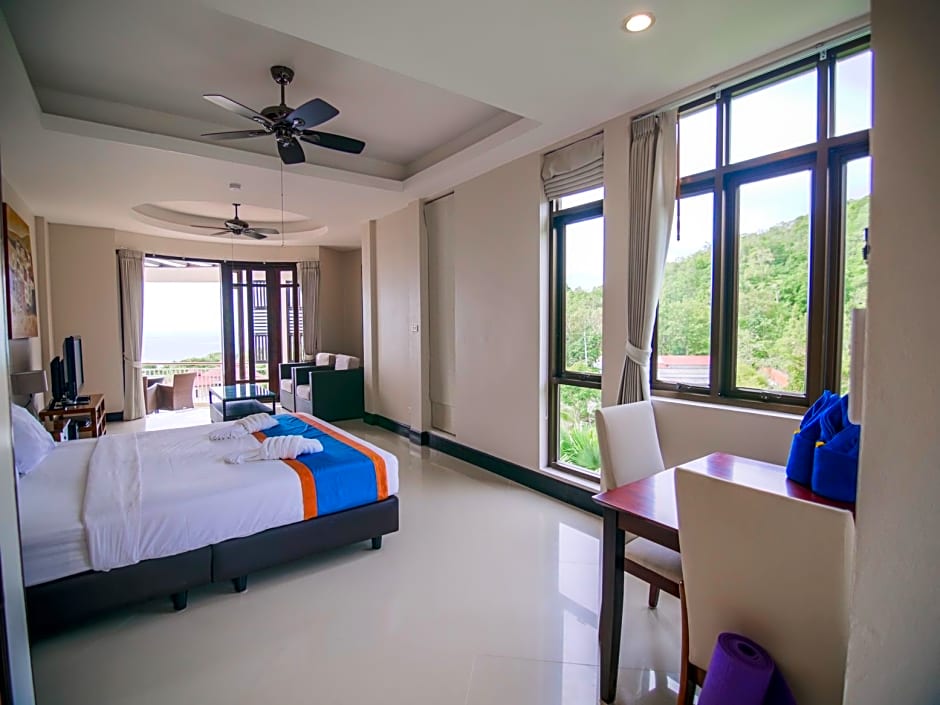 Photo 1 of 9 of Suite, Sea View