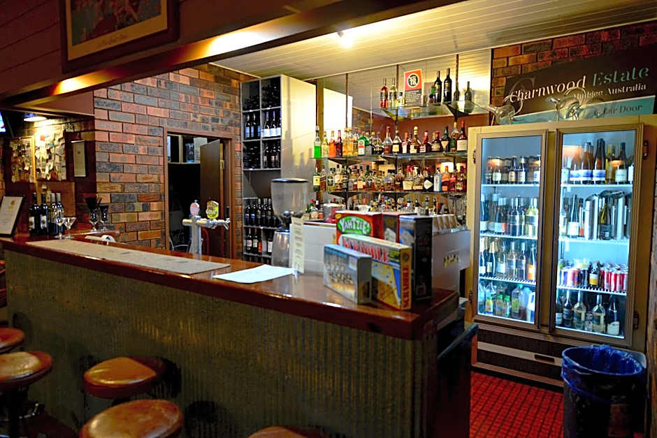 Winning Post Motor Inn