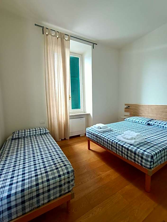 Photo 1 of 6 of Triple Room with Bathroom