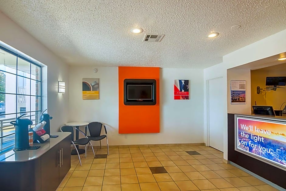 Motel 6-Lawton, OK