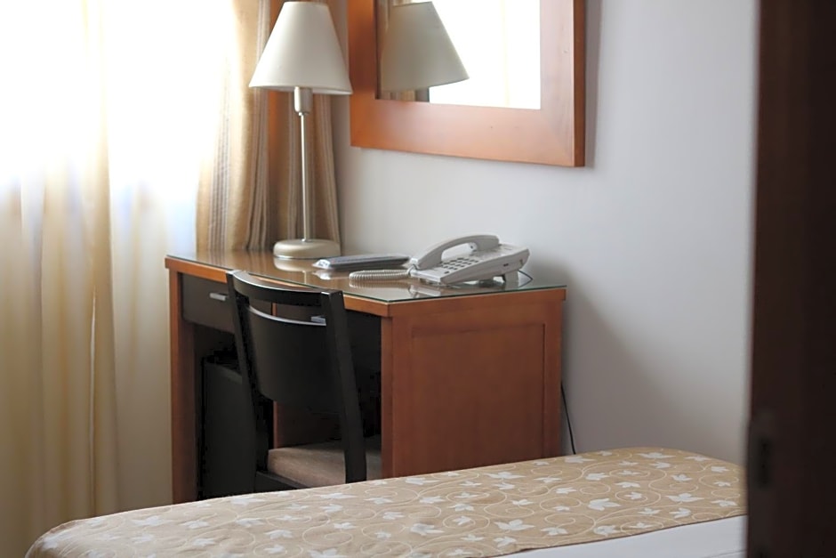 Hotel Restaurante Blanco y Verde