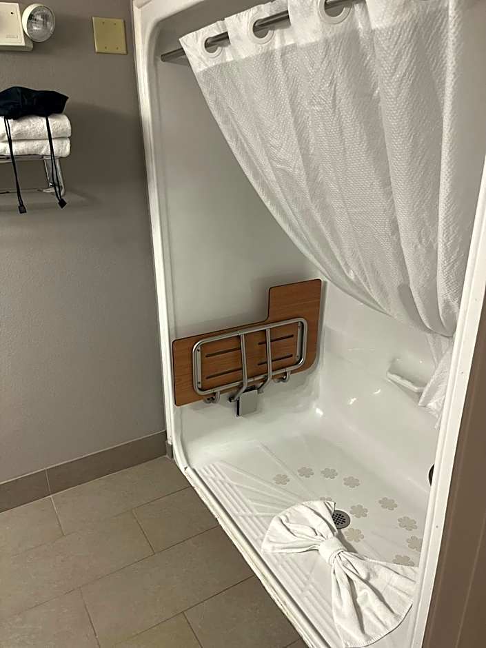 Country Inn & Suites by Radisson, Madison Southwest, WI