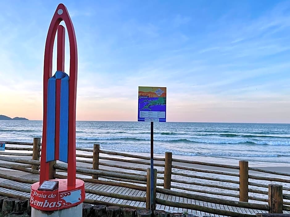 B119 - Apto para 06 pessoas perto do mar em Bombas