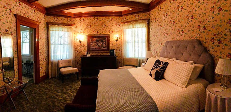Photo 1 of 1 of Deluxe 1 King Bed