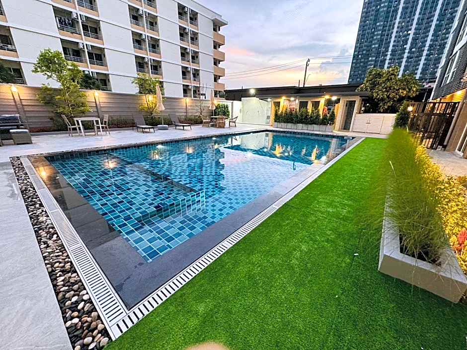 Three Seasons Bangkok