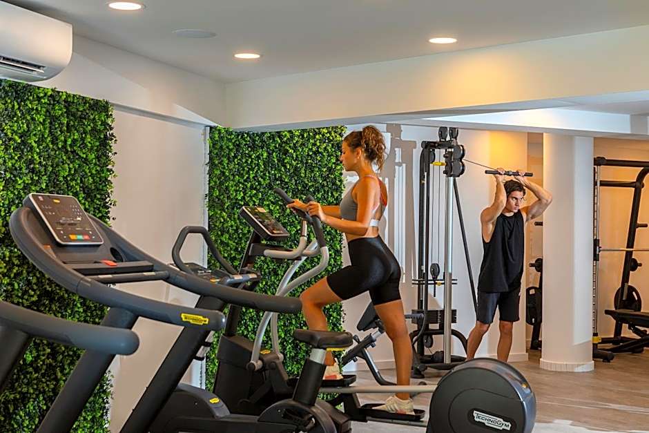 Leonardo Crystal Cove Hotel & Spa - Adults only