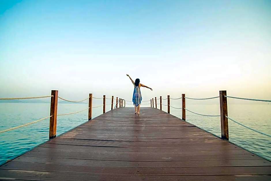 Maia Luxury Beach Hotel